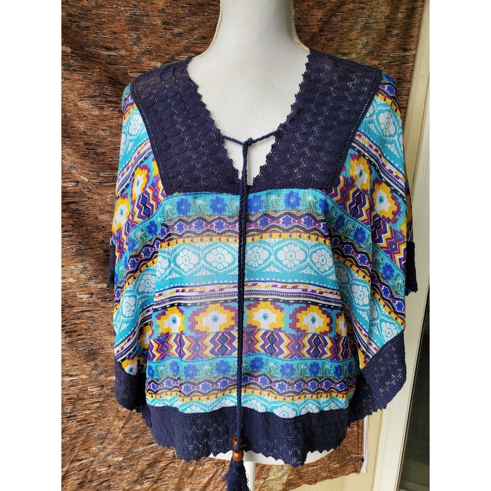 True Freedom Boho Poncho Top Women L Blue Geometric Crochet Trim Tassel Festival